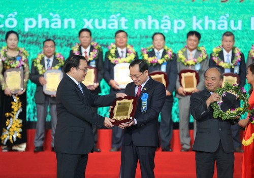 Agriculture and rural development sector marks 70th anniversary - ảnh 1